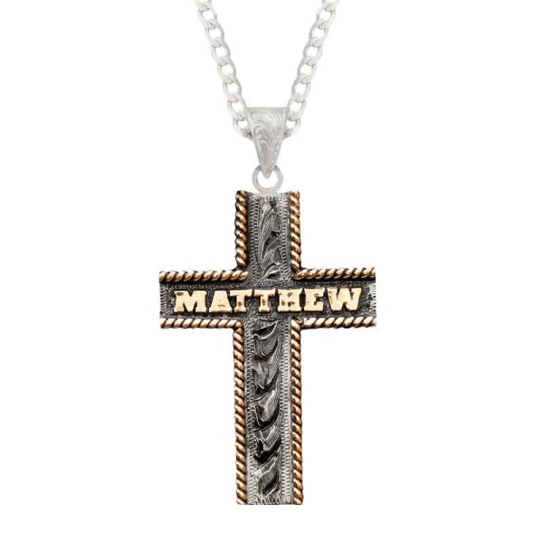 Agrega tu nombre a la cruz de Alpaca simple pero hermosa con un acabado antiguo y rollos grabados a mano.

¡Obtén una cadena de Alpaca a un precio rebajado al comprar la cruz "Matthew"! Las cadenas no están incluidas con este colgante personal